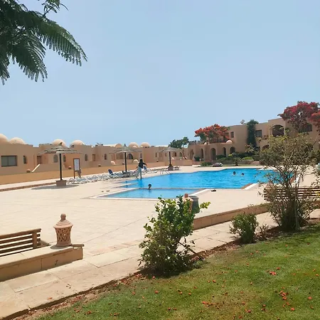 One Bedroom Apt At The View - B104